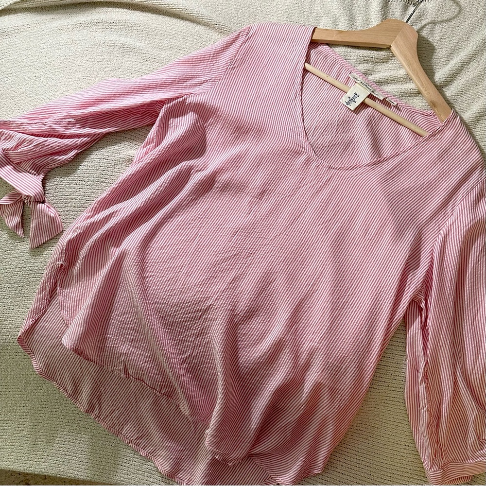 H&M linen striped tunic with cropped sleeves. Size 6.